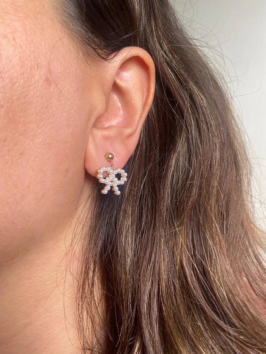 Boucles d’oreilles nœud perlé doré en acier inoxydable