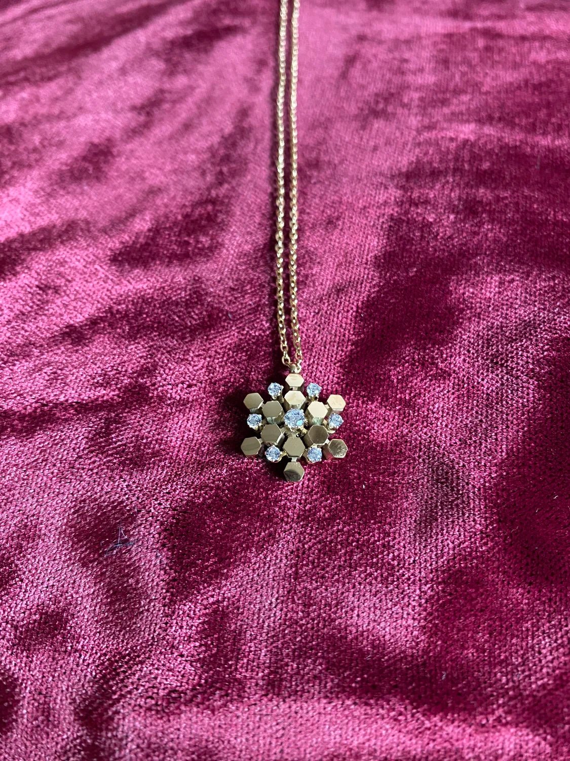 Collier La Ruche sur tissu – bijou étoile acier inoxydable 316L hypoallergénique femme